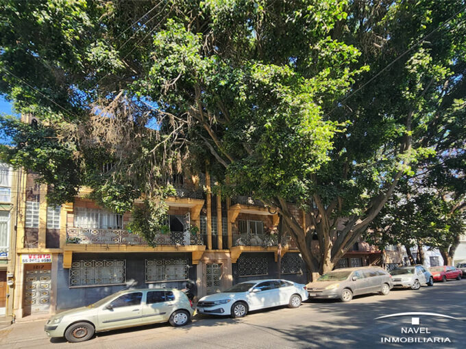 Departamento exterior con balcón y vista hacía el parque arboledas, en Heriberto Frías, colonia del valle. Vive en una de las zonas más completas y mejor conectadas de la alcaldía Benito Juárez.