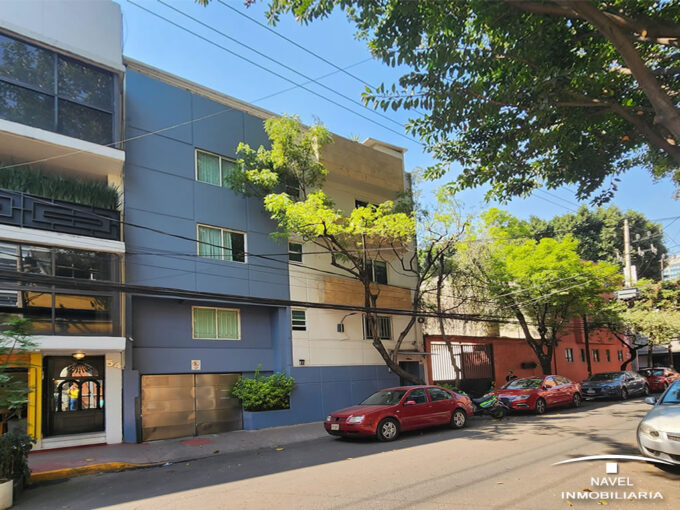 Departamento en primer nivel en la Colonia Escandón, muy cerca de la Condesa. Privacidad y excelente ubicación.