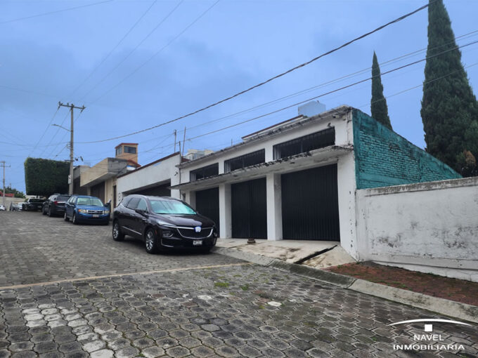 Terreno ubicado dentro de una privada con vigilancia las 24 hrs. y un pequeño parque con juegos infantiles.